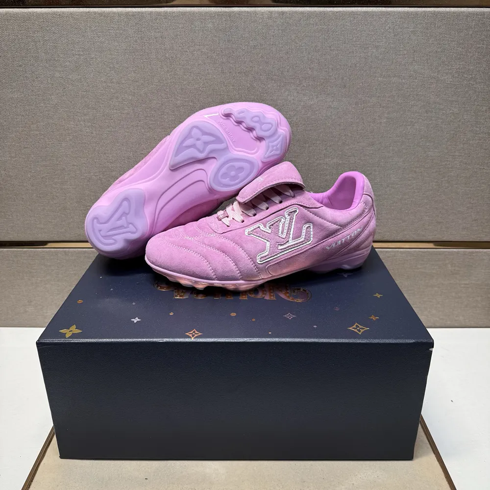 Louis Vuitton Unisex LV Footprint Soccer-Pink 1AHTYE (9) Louis Vuitton Unisex LV Footprint Soccer-Pink 1AHTYE