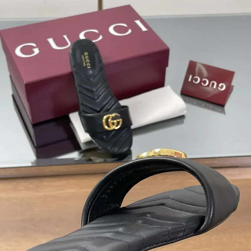Gucci Women's Slide Sandal with Doube G-Black 832449BKO00