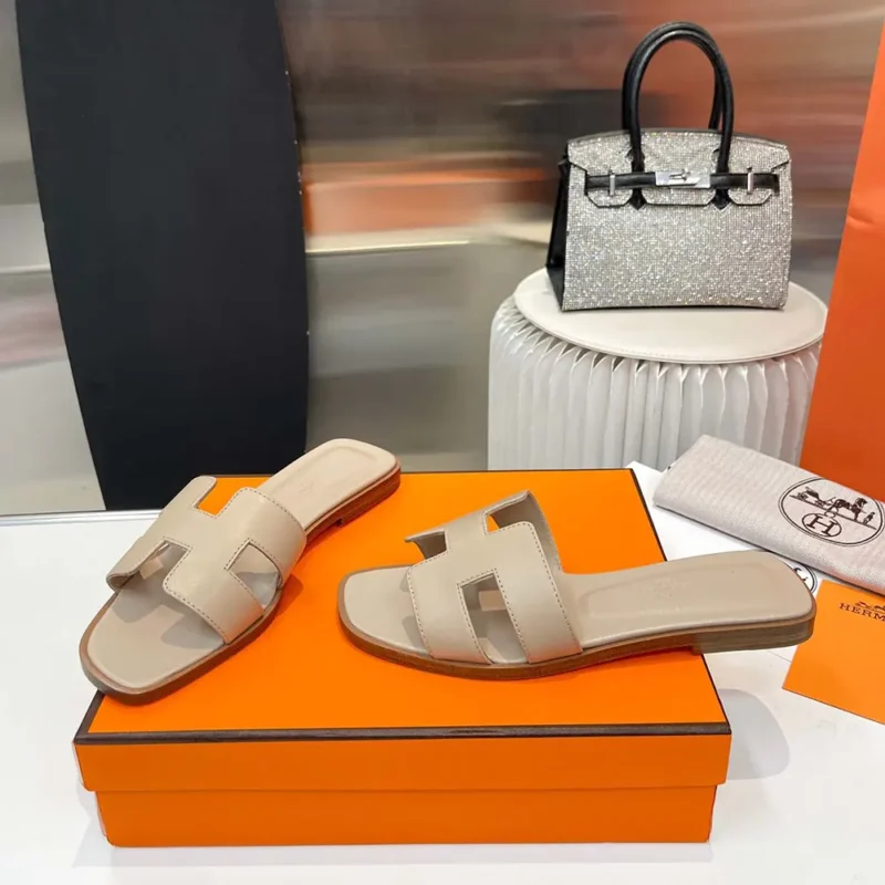 Hermes Women Oran Sandal-Sandy H202230Z