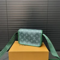 Louis Vuitton LV Men Bosphore Wearable Walle-Green M12637