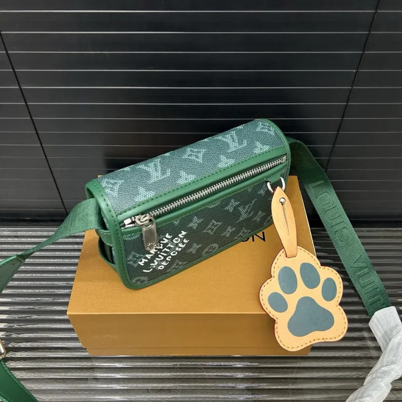 Louis Vuitton LV Men Bosphore Wearable Walle-Green M12637