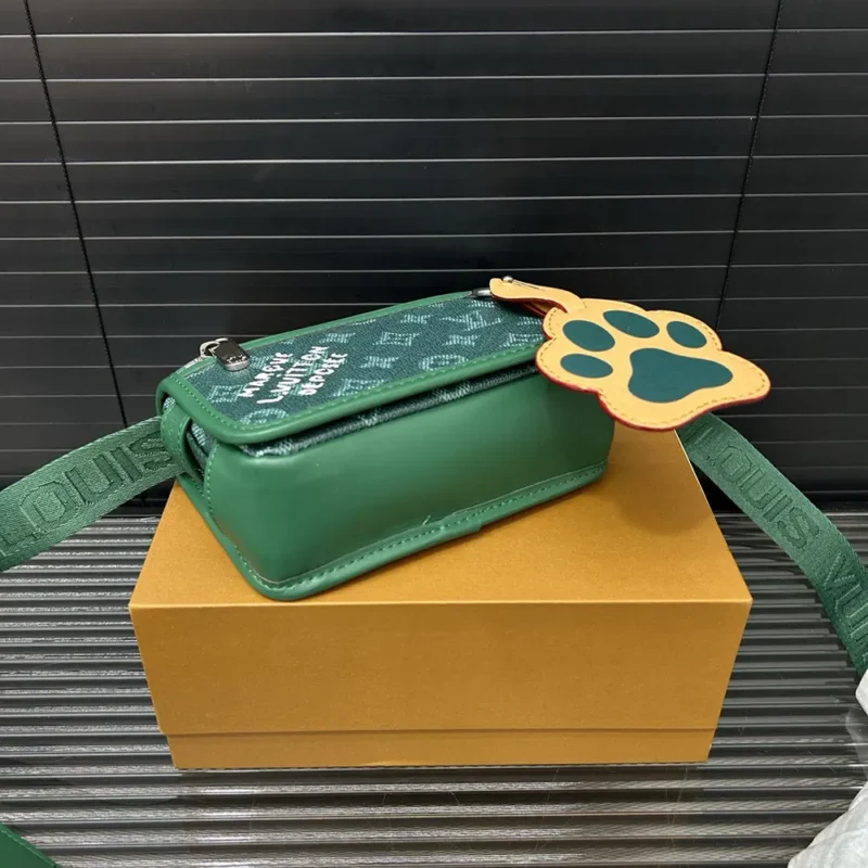 Louis Vuitton LV Men Bosphore Wearable Walle-Green M12637